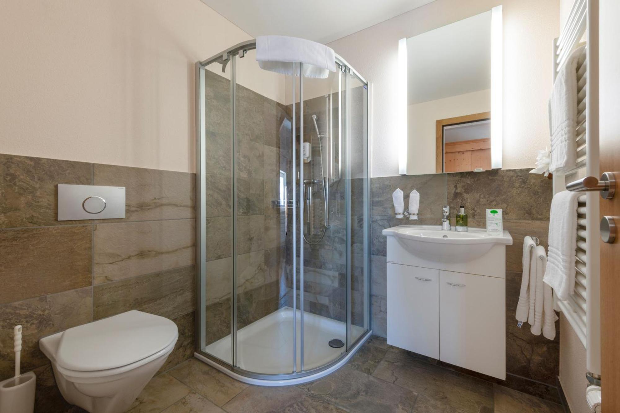 Berghotel Truebsee - Accessible Only By Cable Car Engelberg Luaran gambar