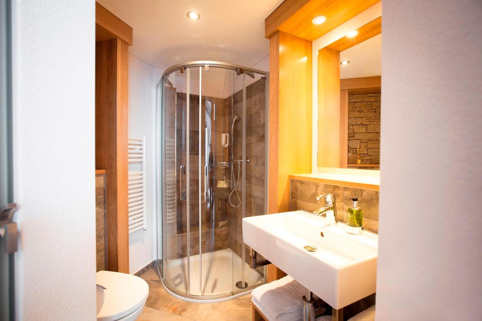 Berghotel Truebsee - Accessible Only By Cable Car Engelberg Bilik gambar