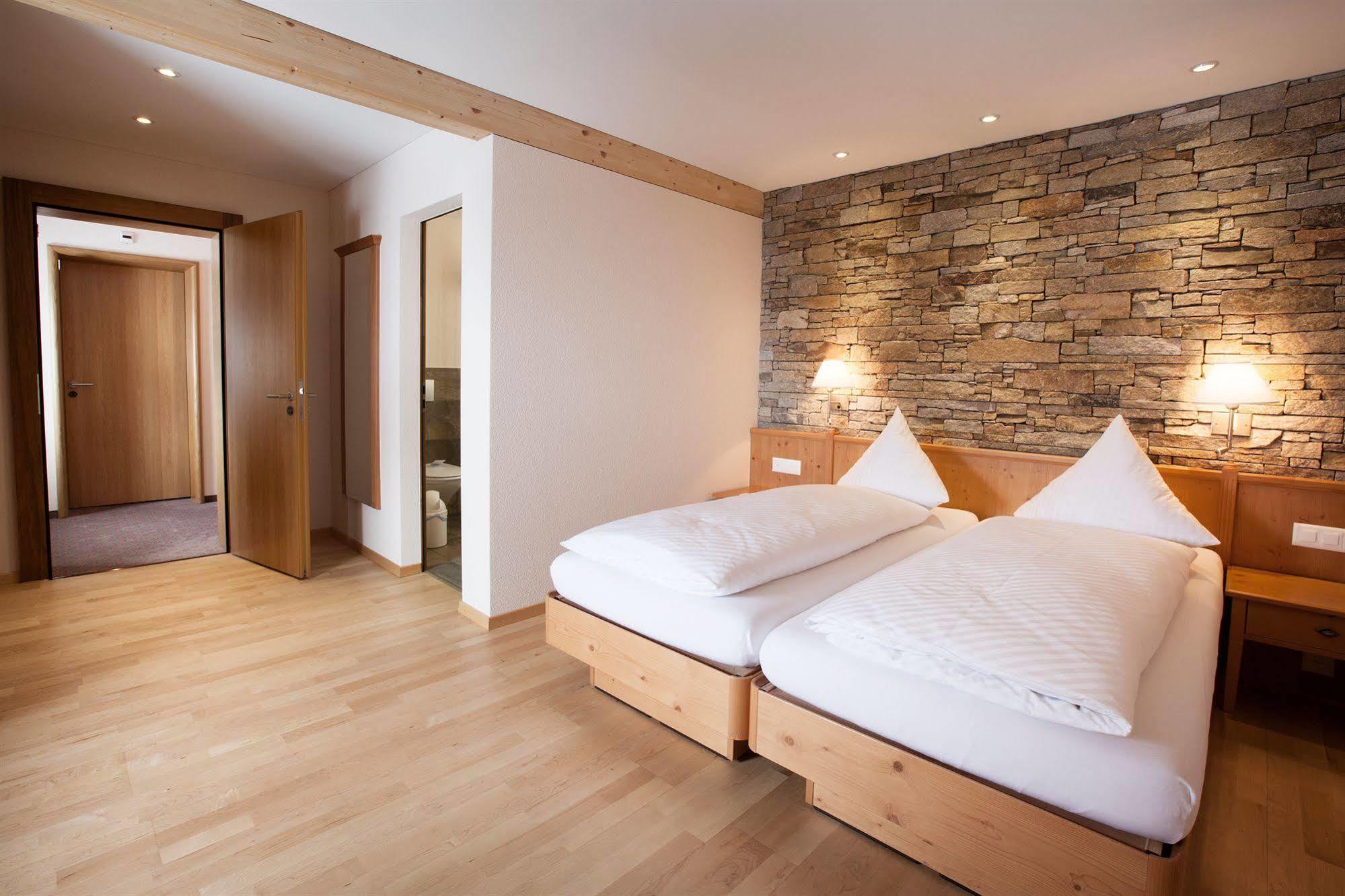 Berghotel Truebsee - Accessible Only By Cable Car Engelberg Luaran gambar